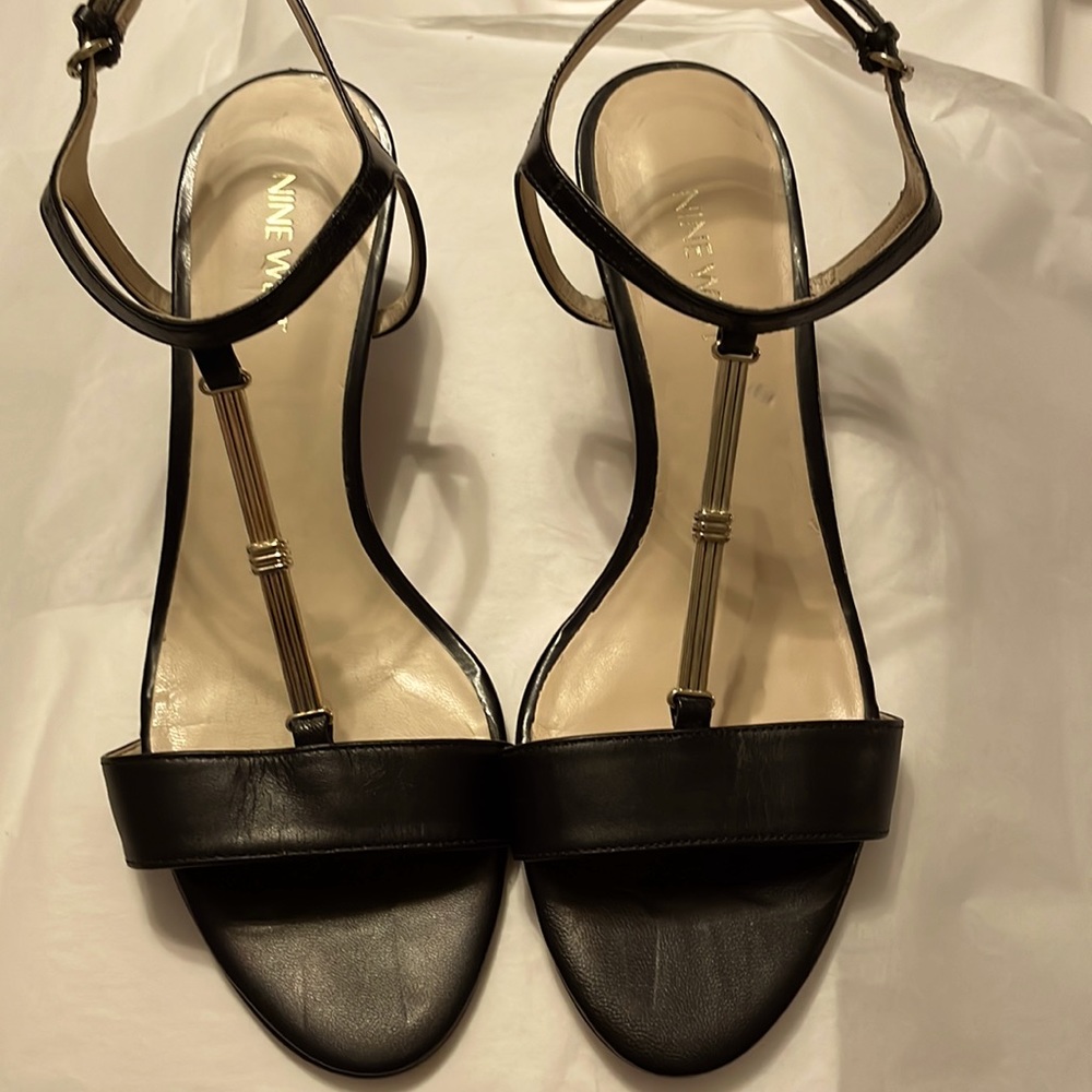 Nine West heeled sandals black/gold 8M.  2” heel